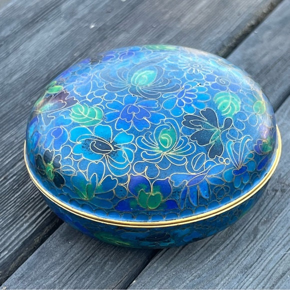 Rare Vintage Chinese Cloisonné Stash Trinket Box – Blue & Green Floral – 4” x 2” - Picture 7 of 13